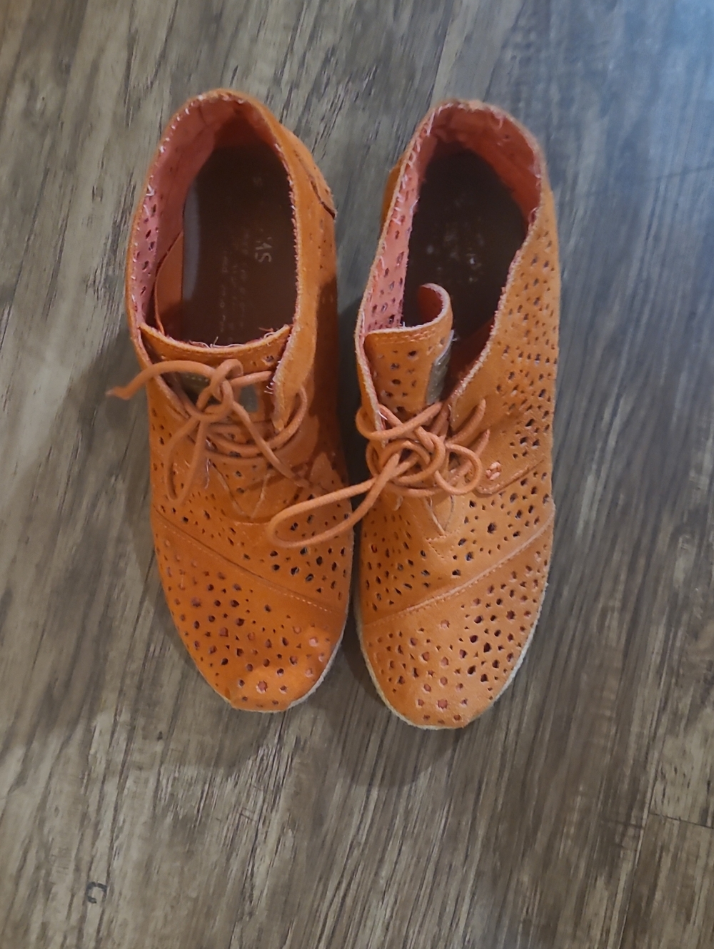 Woman’s TOMS wedge booties Sz 8